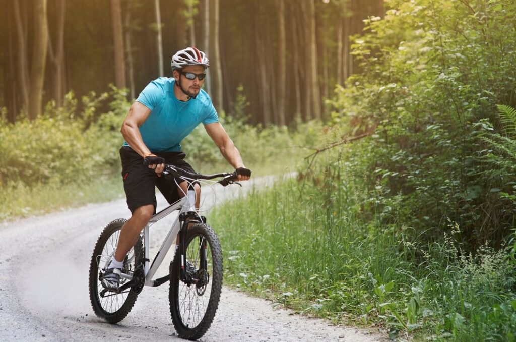 Consejos para evitar lesiones durante el ciclismo