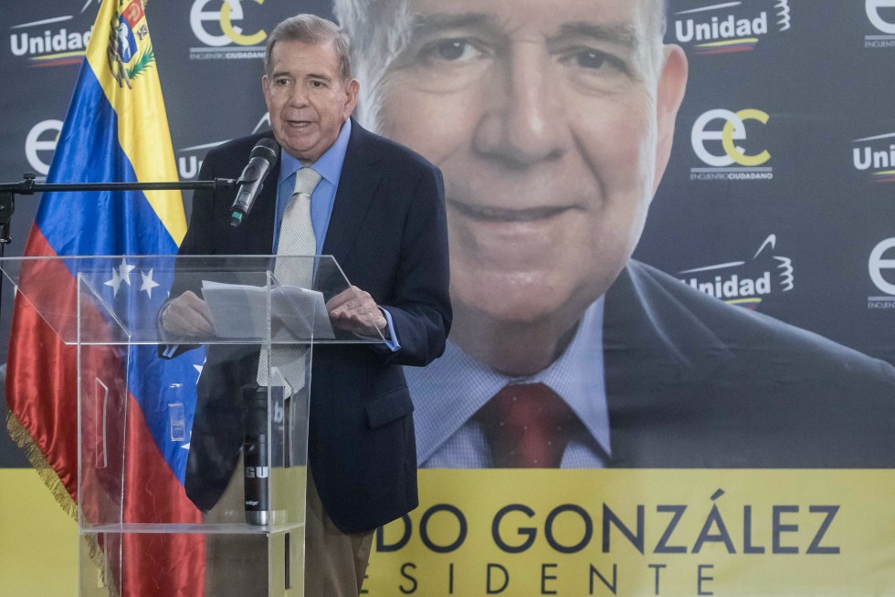 El candidato de la oposición a la Presidencia de Venezuela, Edmundo González Urrutia, en una fotografía de archivo. EFE/ Miguel Gutierrez