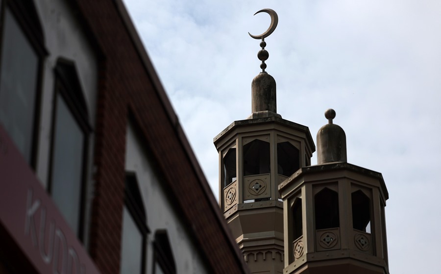 Minaretes de la East London Mosque en Londres, Inglaterra.