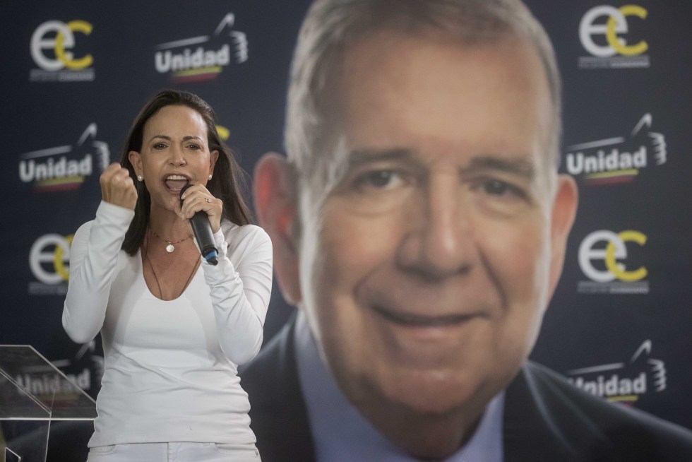 Fotografía de archivo de la líder opositora María Corina Machado, durante un acto en Venezuela. EFE/Miguel Gutiérrez