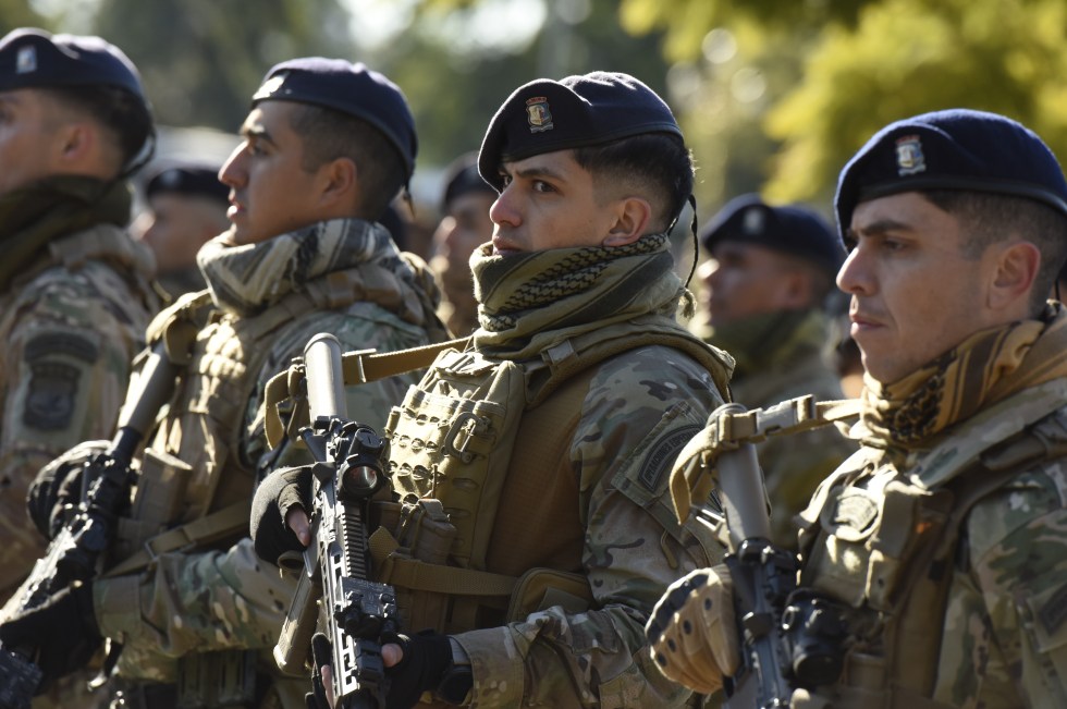 Integrantes de las Fuerzas Armadas de Argentina, en una fotografía de archivo. EFE/ Matías Martín Campaya