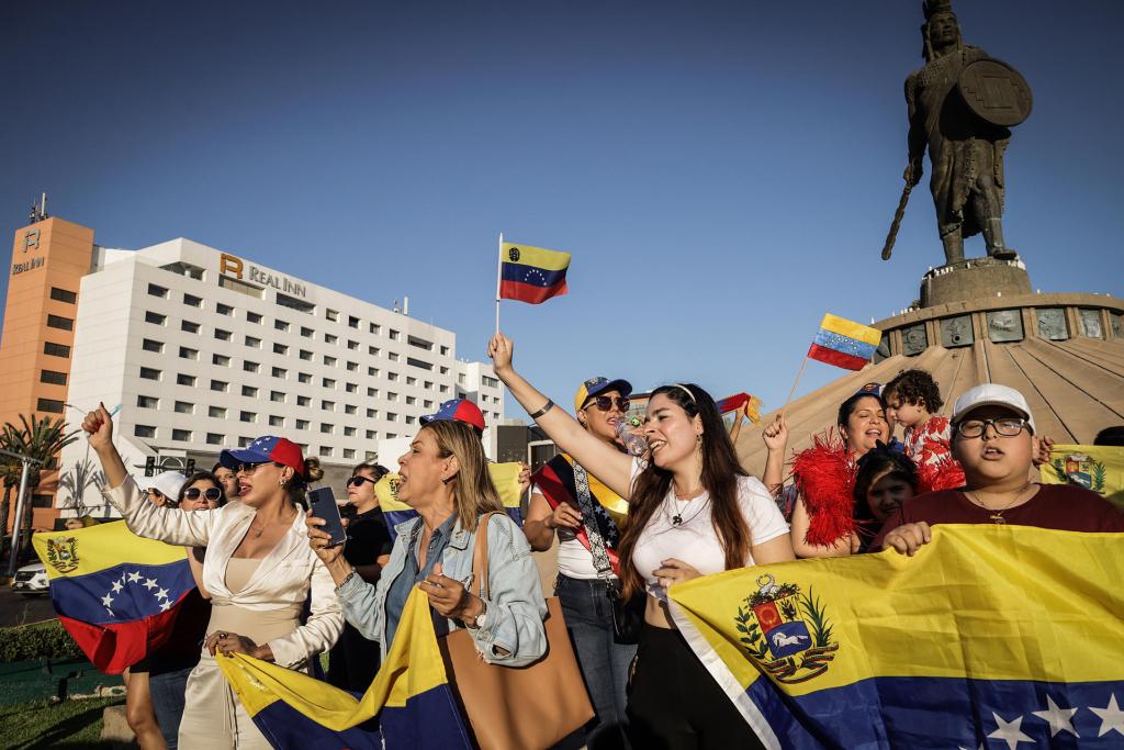 Migrantes venezolanos en Tijuana, entre esperanza y miedo tras elecciones - protesta-de-migrantes-venezolanos-en-tijuana-bc-1024x683