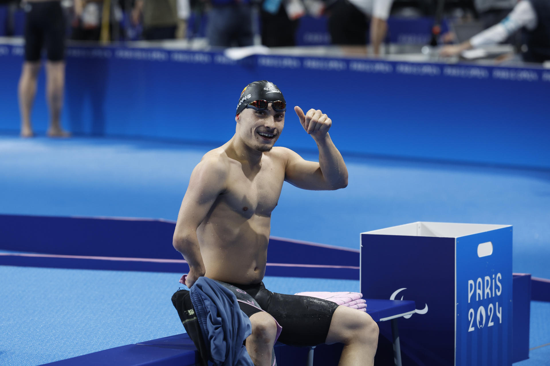 PARÍS, 31/08/2024.- El nadador español Íñigo Llopis tras su participación en la final de 100 metros espalda de los Juegos Paralímpicos París 2024, este sábado en la capital francesa. EFE/ Javier Etxezarreta