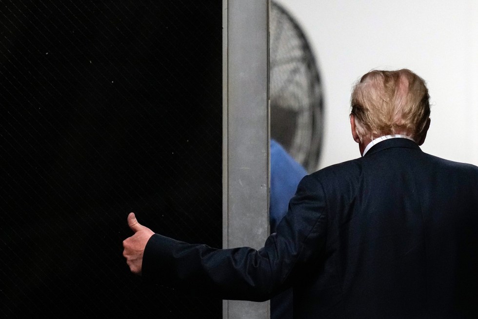 El expresidente de EE.UU. Donald Trump, a quien una jueza de Florida la desestimó el caso de los documentos clasificados, en una fotografía de archivo. EFE/Julia Nikhinson/Pool