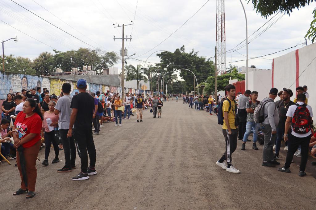 Migrantes y activistas piden atender la corrupción y violencia en frontera sur de México - migrantes-en-tapachula-chiapas-1024x683