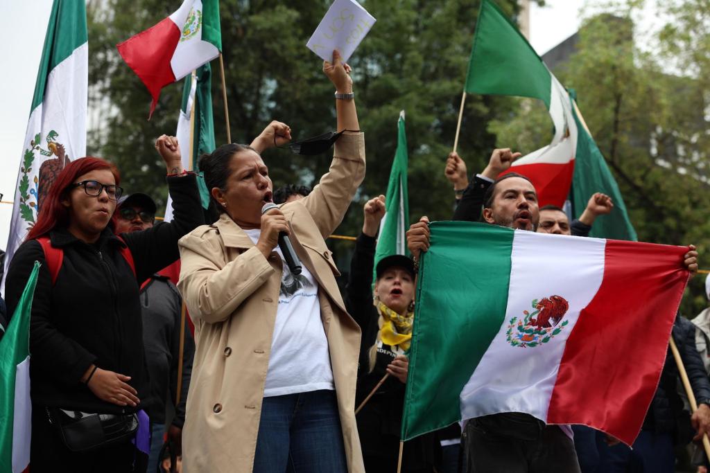 Jueces advierten medidas nacionales e internacionales para frenar la reforma judicial - protesta-en-el-senado-contra-la-reforma-judicial-1024x683