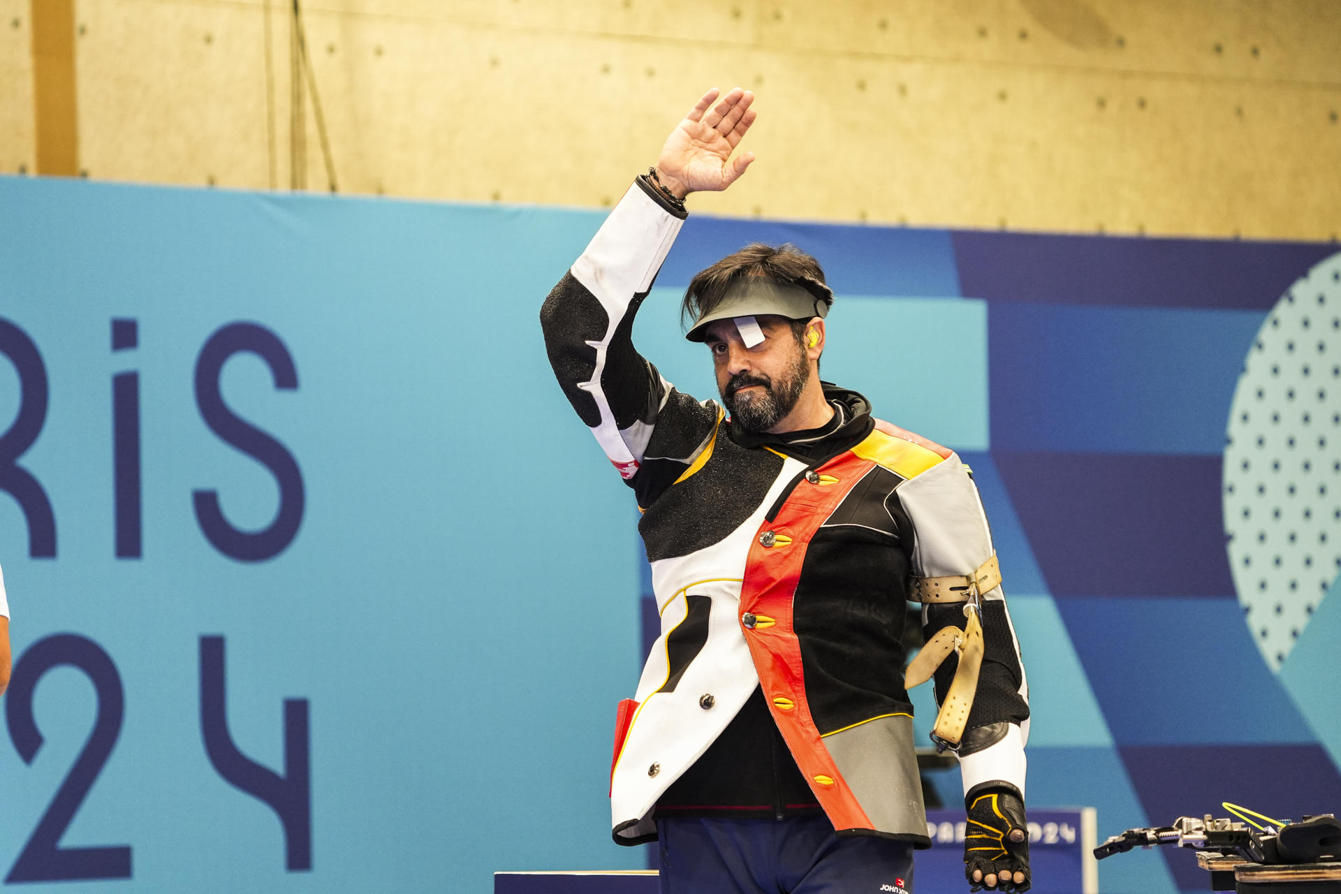 PARÍS, 01/09/2024.- El gallego Juan Antonio Saavedra logró este domingo el bronce en la prueba de rifle 10 metros tendido, en la competición disputada en el Centro de Tiro de Châteauroux correspondiente a los Juegos Paralímpicos de París.EFE/CPE/Mikael Helsing    **SOLO USO EDITORIAL/SOLO DISPONIBLE PARA ILUSTRAR LA NOTICIA QUE ACOMPAÑA (CRÉDITO OBLIGATORIO)***