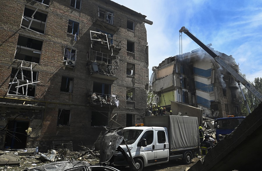 Edificio atacado con misiles esta semana en Kiev