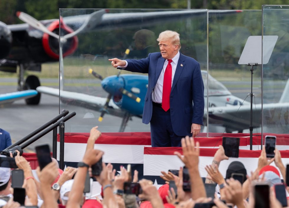 El expresidente estadounidense y candidato del Partido Republicano a la Presidencia de EE.UU., Donald Trump, participa en un acto en la ciudad de Asheboro, Carolina del Norte (EE.UU.). EFE/Grant Baldwin