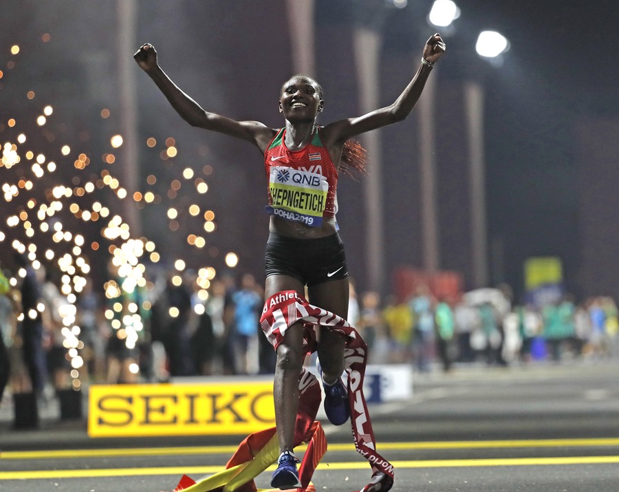 La keniana Chepngetich bate en Chicago el récord del mundo femenino de maratón: 2h.09:57