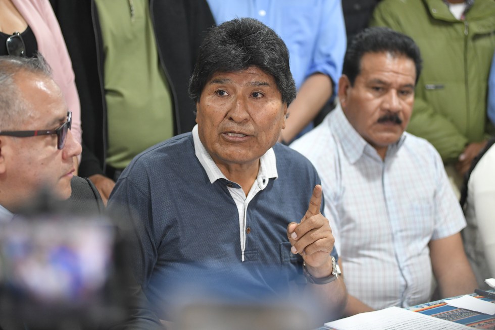 El expresidente de Bolivia Evo Morales habla en una rueda de prensa este viernes, en Cochabamba (Bolivia). EFE/ Jorge Abrego