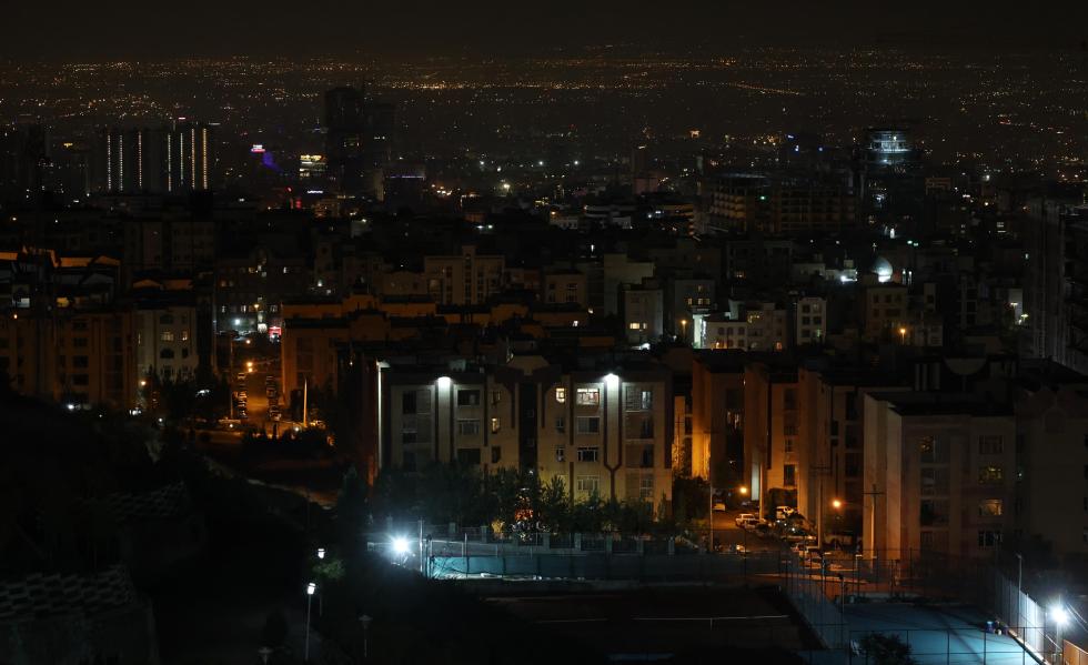 Vista de Teherán, capital de Irán, durante un ataque de Israel a objetivos militares, el 26 de octubre de 2024. EFE/Abedin Taherkenareh