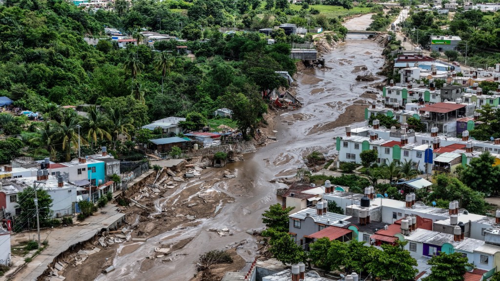 "John" arrasó con casas y sueños de familias en Acapulco - john-arraso-con-casas-y-suenos-de-familias-en-acapulco-3-1024x576