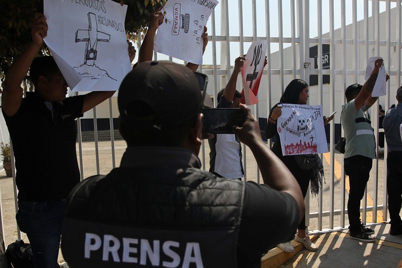 Periodistas protestan en Guerrero por asesinatos de Mauricio Cruz y Paty Bunbury - periodistas-protestan-en-guerrero-por-asesinatos-de-mauricio-cruz-y-paty-bunbury-1024x682