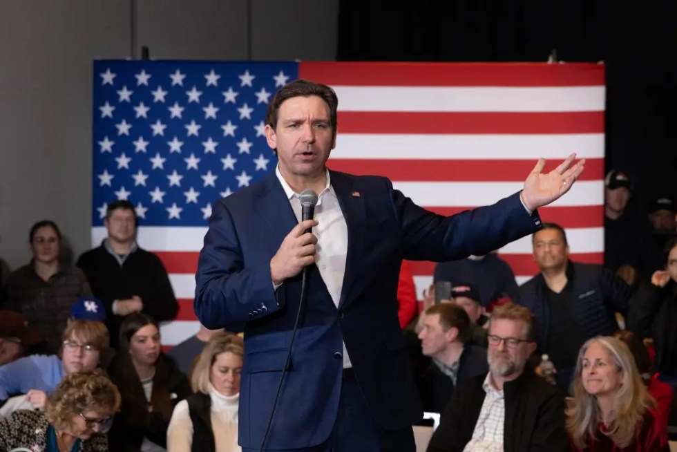 El candidato republicano Ron DeSantis en un evento de campaña, este 20 de enero de 2024. . EFE/EPA/MIicahel Reynolds