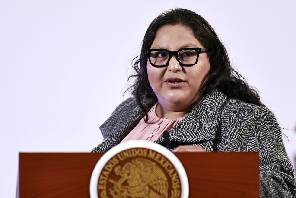 La nueva secretaria de las Mujeres del Gobierno, Citalli Hernández, habla durante una conferencia de prensa de la presidenta de México, Claudia Sheinbaum, este jueves en Palacio Nacional de la Ciudad de México (México). EFE/Sáshenka Gutiérrez