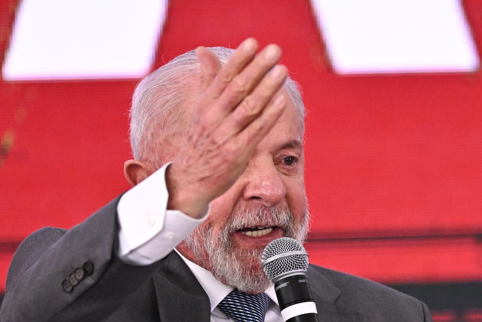 El presidente de Brasil, Luiz Inácio Lula da Silva, habla durante un acto en el Palácio del Planalto en Brasilia (Brasil), el 25 de octubre de 2024. EFE/André Borges