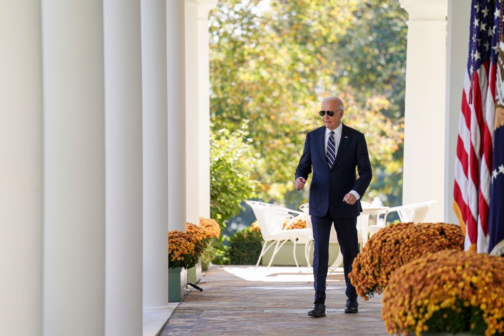 El presidente de EE.UU., Joe Biden, ofrece su primer discurso tras la victoria de Donald Trump en las elecciones, este 7 de noviembre de 2024, en Rosaleda de la Casa Blanca. EFE/Alexander Drago/Pool