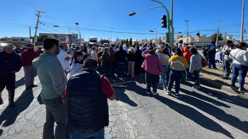 Vecinos de Pachuca se oponen con bloqueo a construcción de albergue migrante - bloqueo-en-pachuca-en-manifestacion-contra-construccion-de-albergue-migrante-1024x576