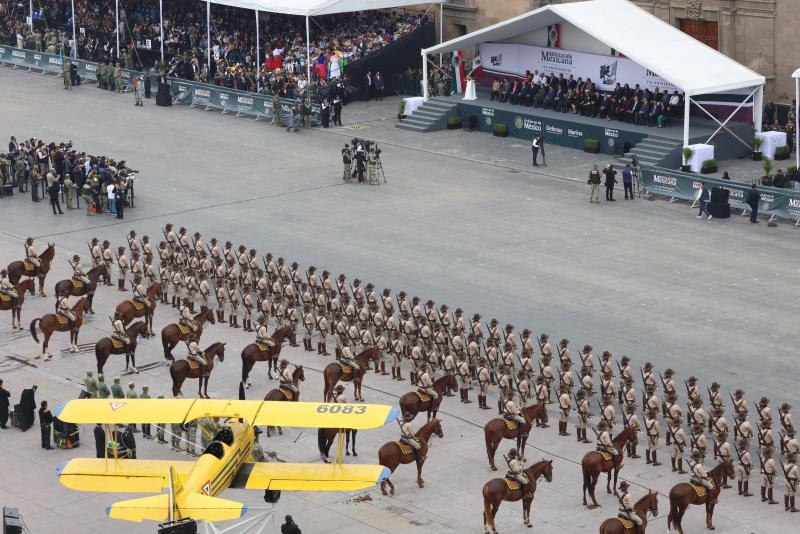 #Galeria Sheinbaum encabeza el desfile por el 114 aniversario de la Revolución Mexicana - sheinbaum-114-aniversario-revolucion-mexicana-2-1024x683