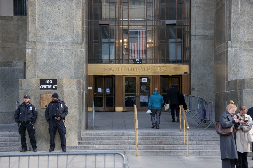 Vista del tribunal de Nueva York donde se lleva el caso de los pagos irregulares de Donald Trump a la exactriz porno Stormy Daniels, este 19 de noviembre de 2024. EFE/Sarah Yenesel