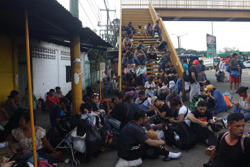 Caravana migrante sale de Tapachula pese a las declaraciones de Trump y Sheinbaum - caravana-migrante-en-chiapas-1024x683