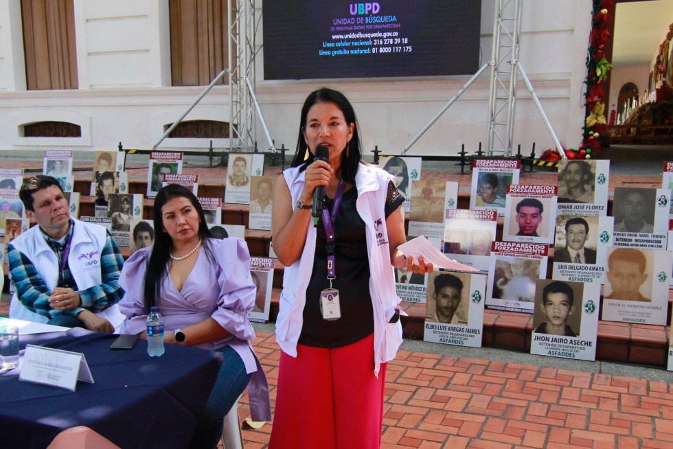 La directora de la Unidad de Búsqueda de Personas dadas por Desaparecidas (UBPD), Luz Janeth Forero, habla durante un evento con víctimas, en Cúcuta (Colombia). EFE/ Mario Caicedo