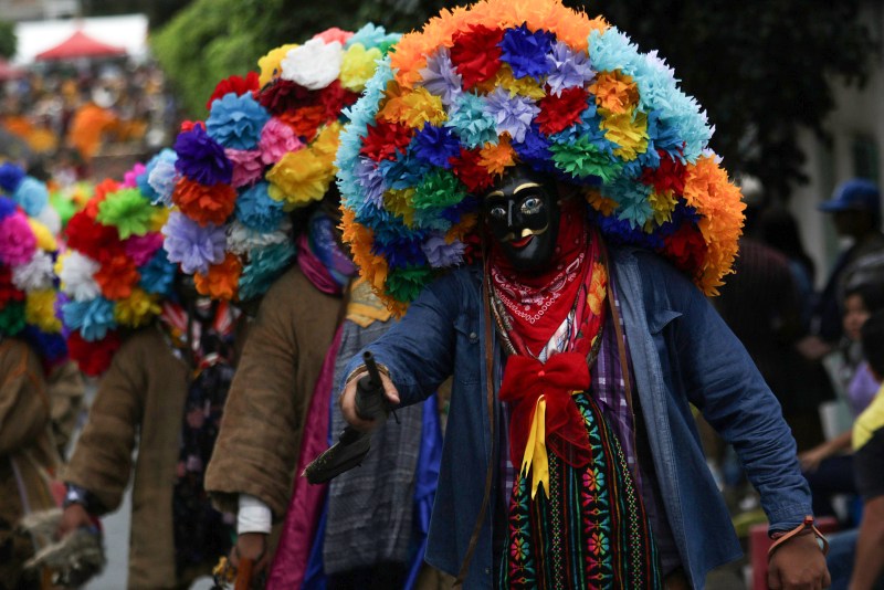 Danzas tradicionales inundan las calles de Chilpancingo, en Guerrero - danzas-tradicionales-inundan-las-calles-de-chilpancingo-en-guerrero-1024x683