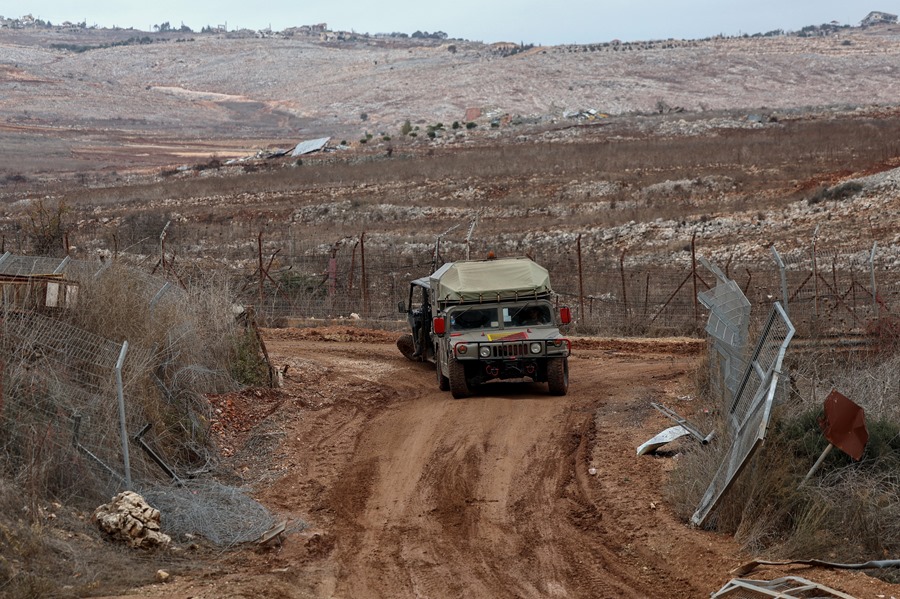 Tropas israelíes regresan a Israel tras abandonar Líbano tras el alto el fuego.