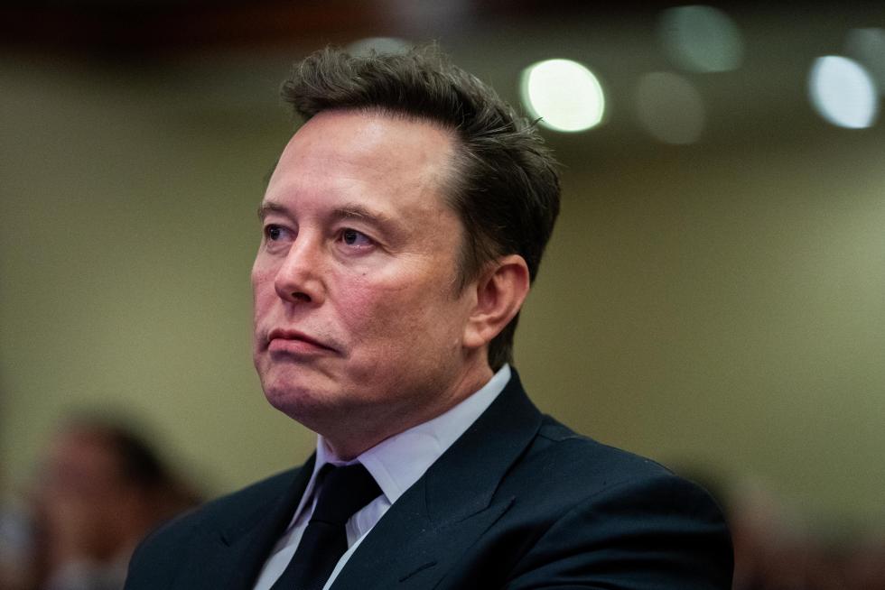 El magnate Elon Musk acompaña al presidente electo de EE.UU., Donald Trump, a un acto en Washington, el 13 de noviembre de 2024. EFE/Allison Robbert/Pool