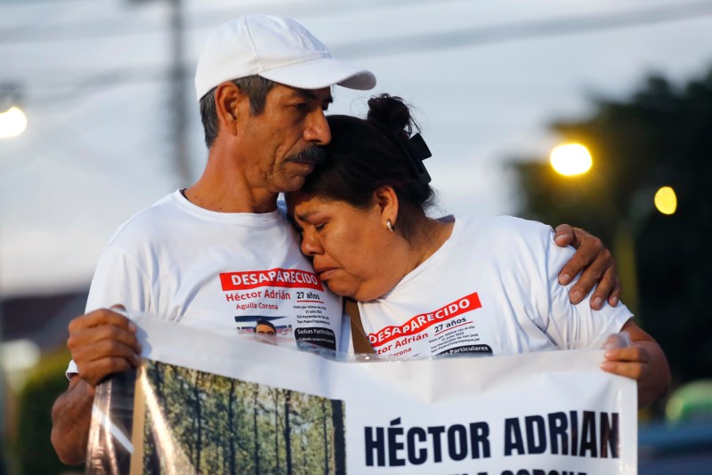 FIL de Guadalajara es escenario de protesta para exigir justicia por personas desaparecidas - fil-de-guadalajara-es-escenario-de-protesta-para-exigir-justicia-por-personas-desaparecidas-2-1024x683