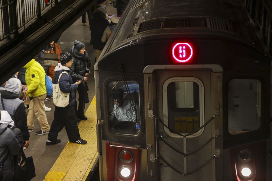 Mujer Metro Nueva York