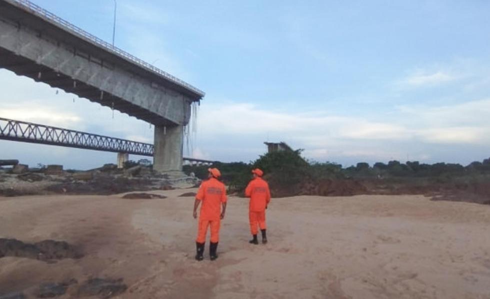 Fotografía cedida por el Departamento de Bomberos Militares de Tocantins de trabajadores en labores de rescate, el 23 de diciembre de 2024, en Tocantins (Brasil). EFE/ Departamento de Bomberos Militares de Tocantins