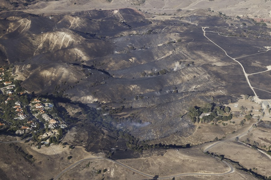 Vista aérea de la destrucción causada por el incendio Kenneth, uno de los fuegos activos cerca de Los Ángeles, California (EE.UU.), este 10 de enero de 2025. EFE/Caroline Brehman