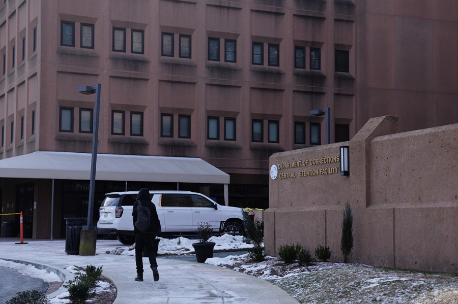 Vista del lugar de detención de las personas que participaron en el asalto al Capitolio en 2021, este 21 de enero de 2025, tras el indulto concedido por Donald Trump. EFE/Allison Dinner