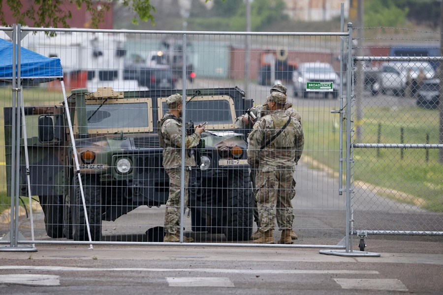 Vista de tropas de la Guardia Nacional en un punto de la frontera de Estados Unidos con México, en una fotografía de archivo. EFE/Adam Davis