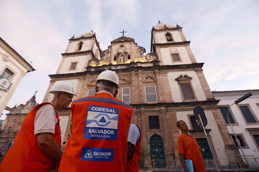 Un muerto y seis heridos por la caída del techo de histórica iglesia en nordeste de Brasil