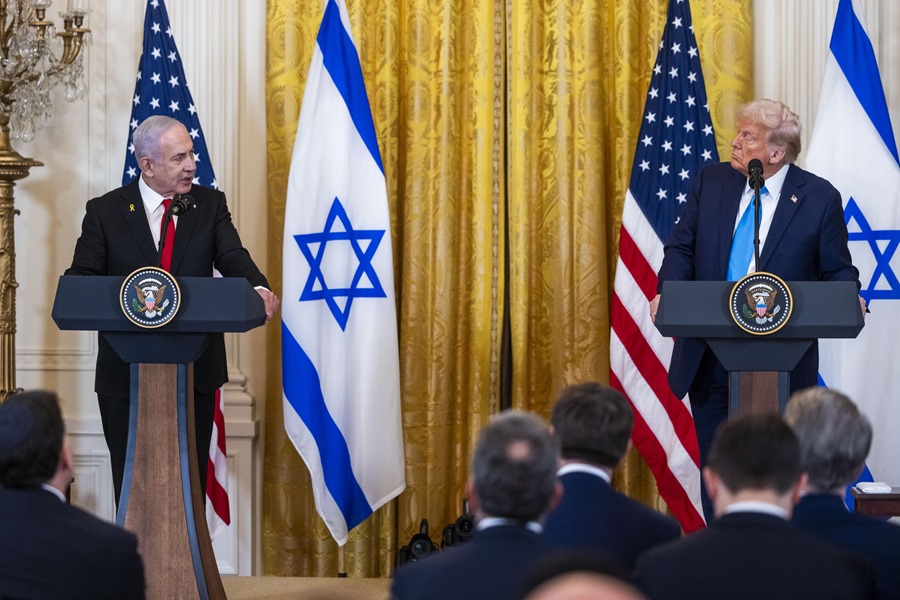 El presidente de los Estados Unidos, Donald Trump, y el primer ministro israelí, Benjamin Netanyahu. EFE/EPA/Jim Lo Scalzo