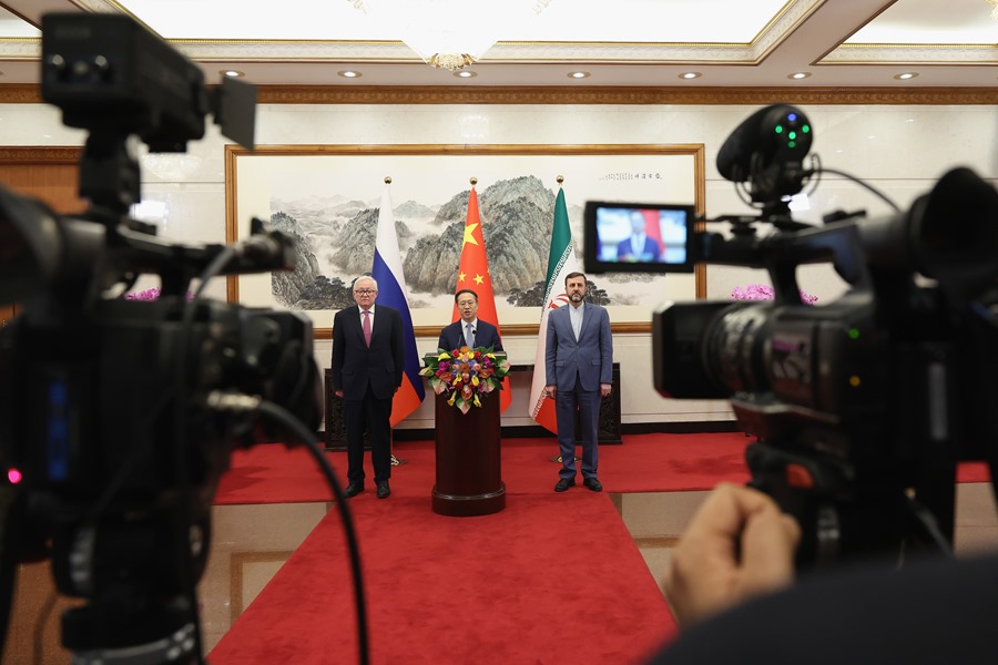 Cumbre China, Rusia e Irán