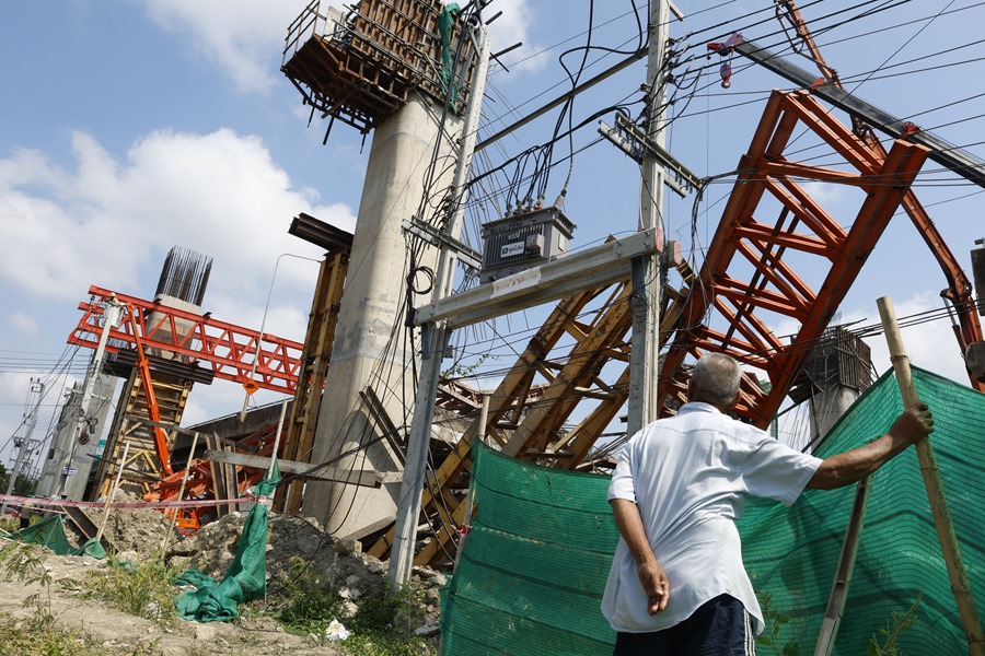 derrumbe-autopista-construccion-bangkok-1 Zona en la que se derrumbó una autopista en construcción en Bangkok, Tailandia.