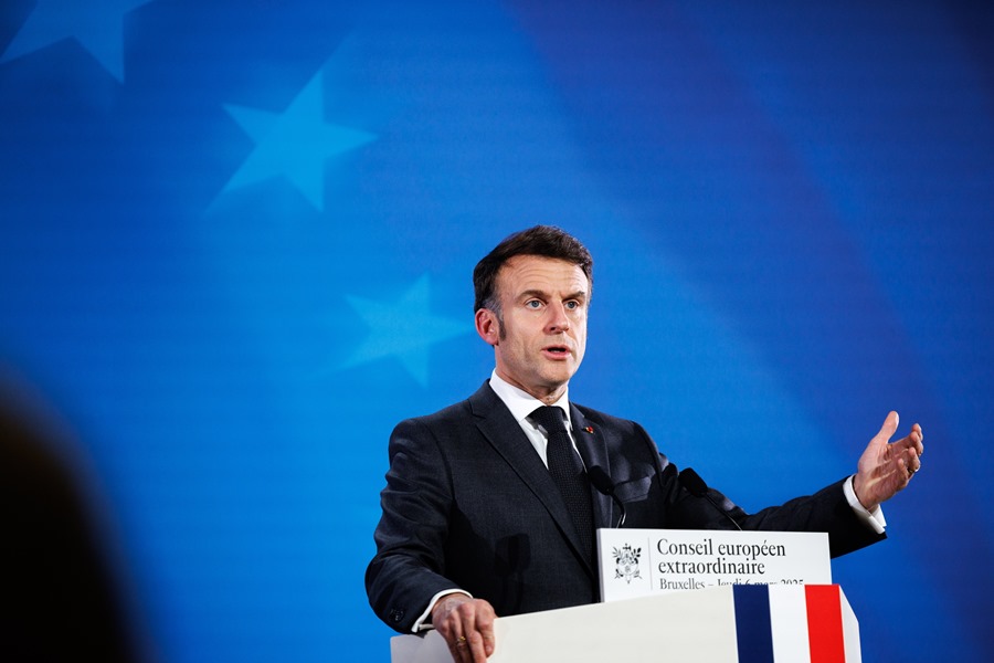 macron_ue Macron responde a Putin que Rusia es una potencia "imperialista revisionista"
