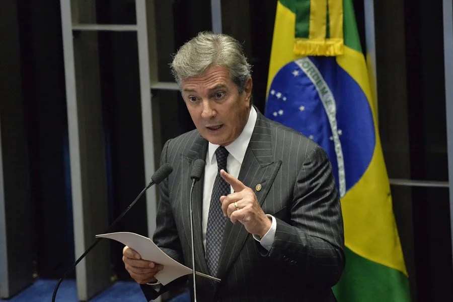 collor_de_mello Expresidente de Brasil Fernando Collor de Mello es recluido en una cárcel de la ciudad de Maceió
