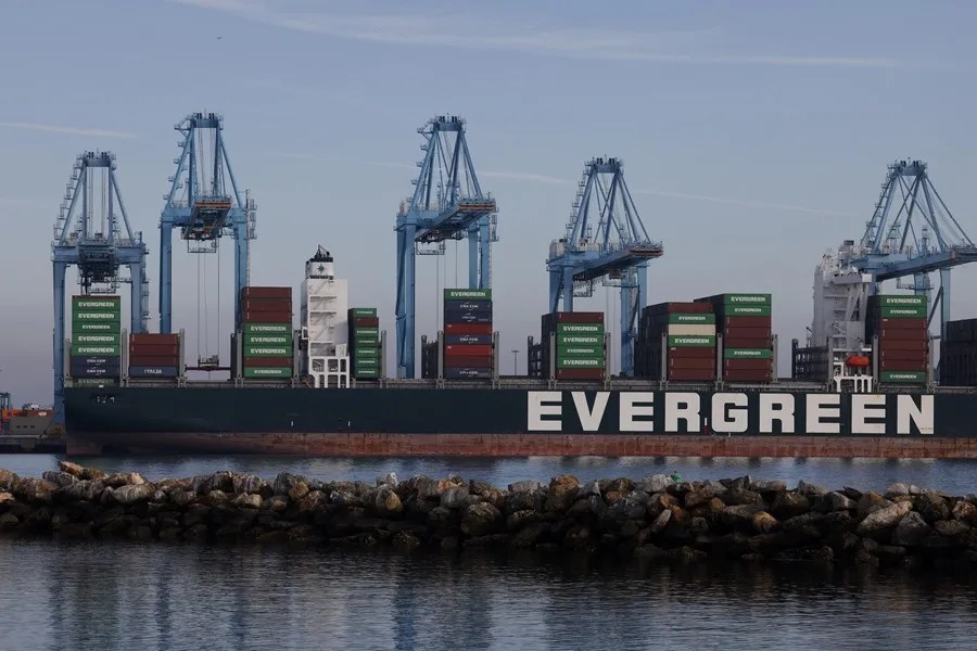 contenedores_los_angeles El Puerto de Los Ángeles, el de mayor actividad en EE.UU., prevé un desplome del 35% por los aranceles
