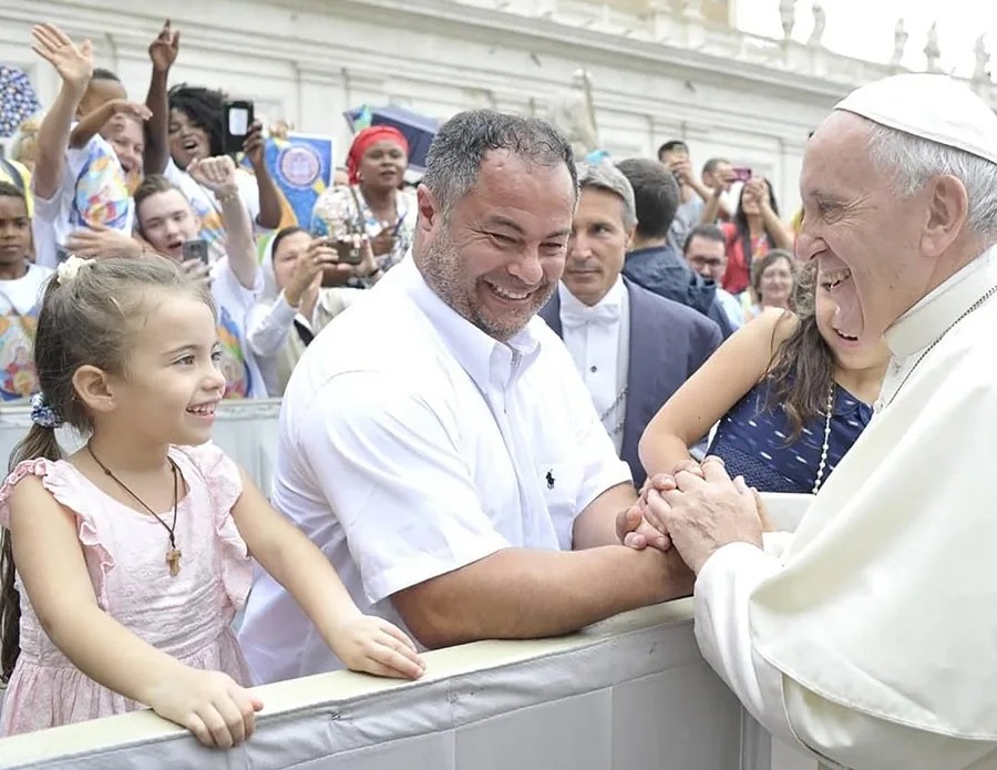 familia_caballero_papa_francisco Del email al matrimonio: el día que el papa Francisco casó a una pareja uruguaya