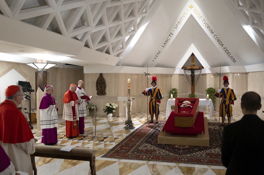 feretropapa El Vaticano difundió este martes las primeras imágenes del papa Francisco