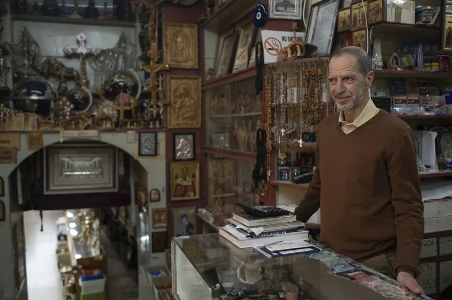 Jalil Dakak, comerciante de la Ciudad Vieja en Jerusalén.