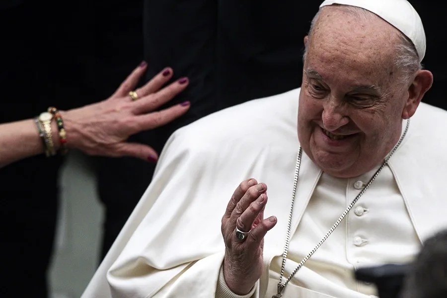 papa-francisco-sobrino2 Fotografía de archivo que muestra al papa Francisco, a cuyo funeral podrá asistir su sobrino Mauro Bergoglio gracias a la ayuda de una empresaria argentina. EFE/Angelo Carconi