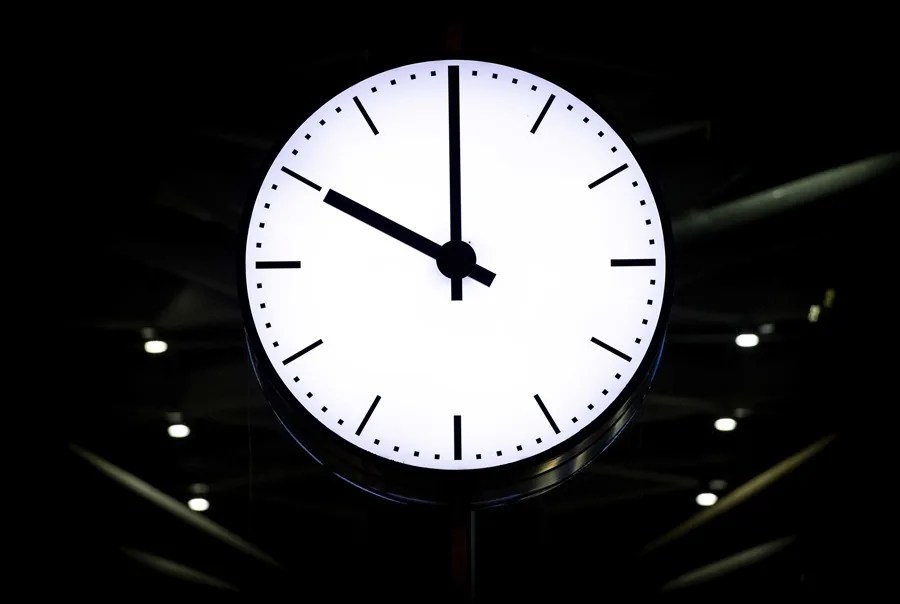 trump-horario-verano2 Vista de un reloj que muestra la hora, en una fotografía de archivo. EFE/Sem Van der Wal
