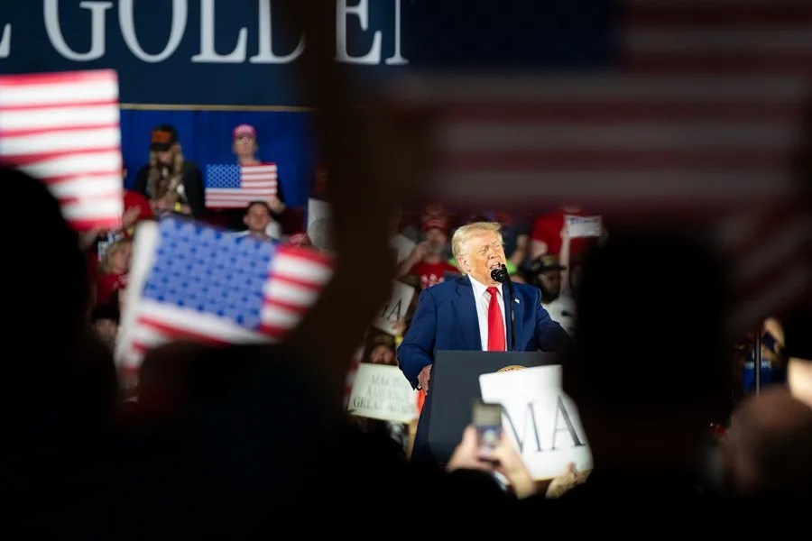 trump_100_dias-1 Trump transforma EE.UU. con un récord histórico de decretos en sus primeros 100 días