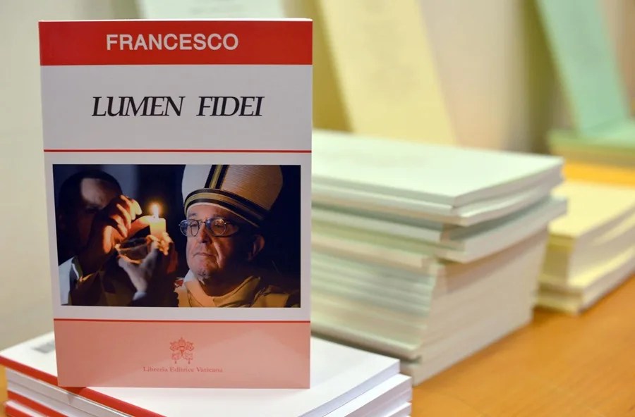 vat08-vaticano-enciclica Primera encíclica de Francisco "Lumen fidei" (La luz de la fe)